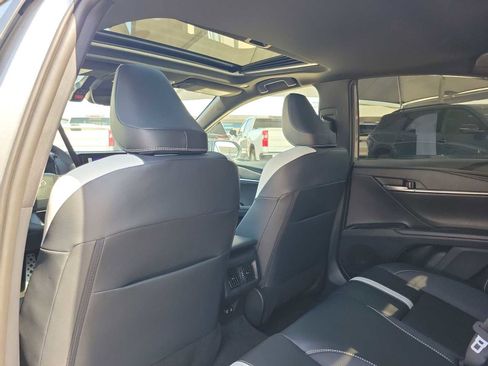 Used 2026 Toyota Camry SE w/ Convenience Package image 8