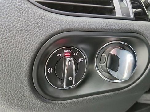 Used 2024 Porsche Macan w/ Premium Plus Package image 35