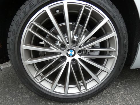 Used 2019 BMW 530i w/ Convenience Package image 19