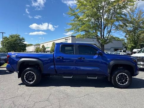 Used 2025 Toyota Tacoma TRD Off-Road AWD/4WD image 21