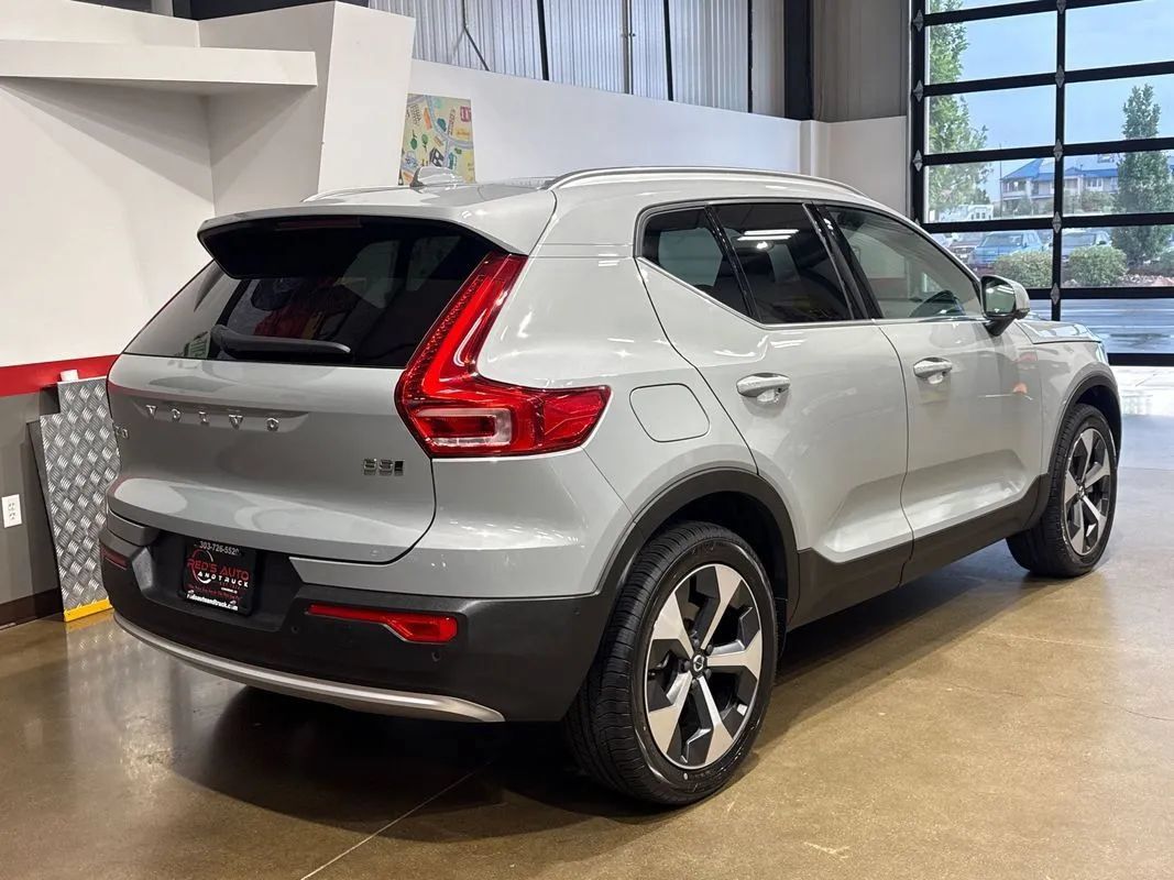 Used 2024 Volvo XC40 B5 Plus AWD/4WD image 59