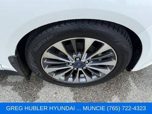 Used 2017 Ford C-MAX Titanium w/ Equipment Group 301A FWD image 6