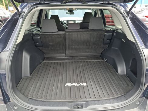 Used 2021 Toyota RAV4 XLE AWD/4WD image 29