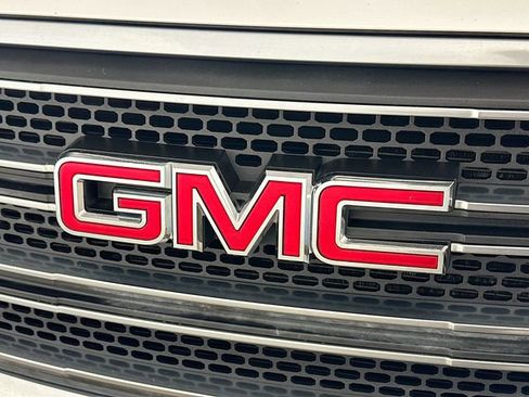 Used 2017 GMC Acadia Limited SLT AWD/4WD image 30