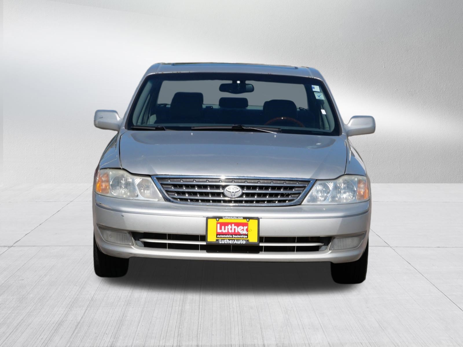 Used 2003 Toyota Avalon XLS FWD image 2