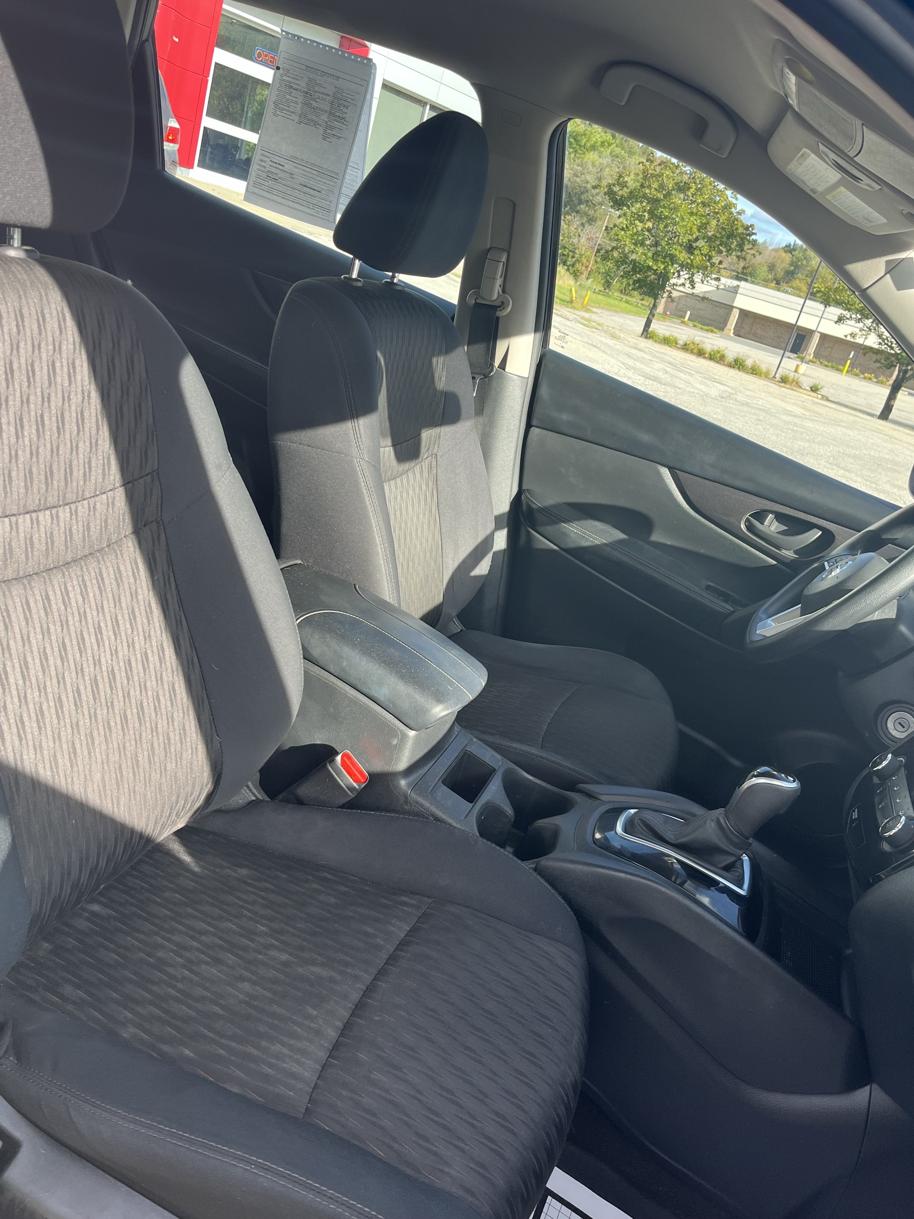Used 2019 Nissan Rogue S AWD/4WD image 10