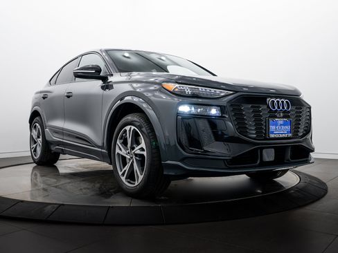 New 2027 Audi Q6 e-tron Premium Plus AWD/4WD image 1