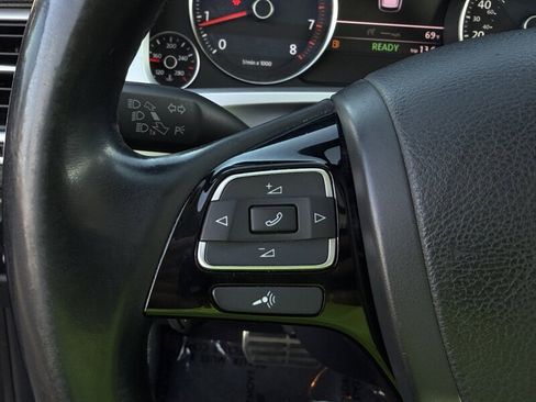 Used 2012 Volkswagen Touareg Hybrid image 42