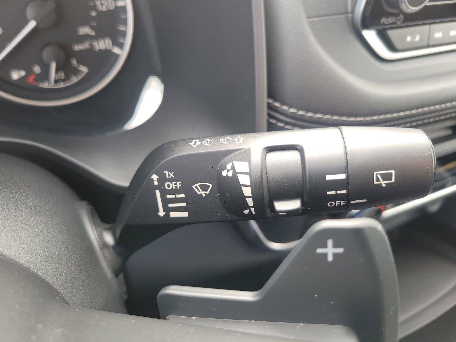 Used 2023 Nissan Rogue SV AWD/4WD image 26