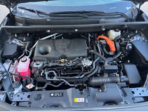 Used 2025 Toyota RAV4 LE image 28