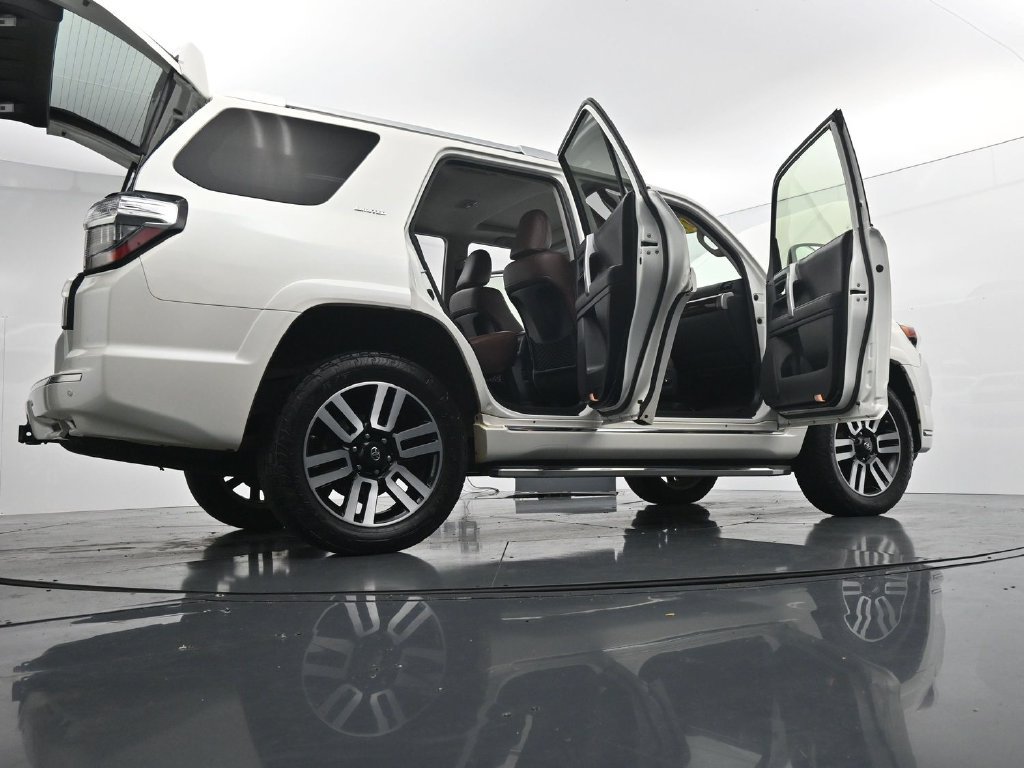 Used 2017 Toyota 4Runner Limited AWD/4WD image 49