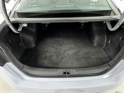 Used 2024 Nissan Altima 2.5 SR w/ SR Premium Package FWD image 15