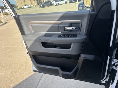 Used 2017 RAM 1500 Big Horn AWD/4WD image 9