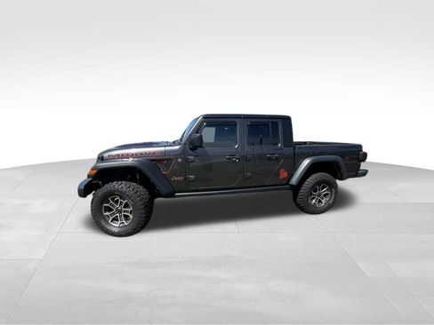 Used 2024 Jeep Gladiator Mojave w/ Technology Group AWD/4WD image 3
