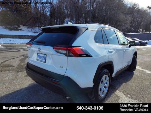 Used 2019 Toyota RAV4 LE image 4
