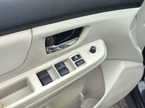 Used 2013 Subaru Crosstrek 2.0i Premium image 14