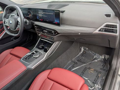 Used 2025 BMW 330i xDrive Sedan w/ M Sport Package image 23