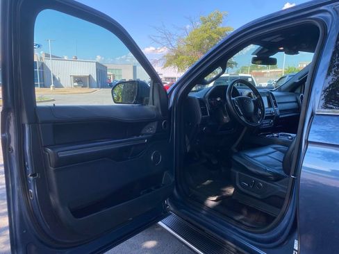 Used 2019 Ford Expedition Max XLT w/ Equipment Group 202A AWD/4WD image 10