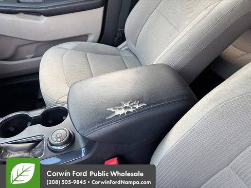 Used 2018 Ford Explorer XLT w/ Equipment Group 201A AWD/4WD image 21