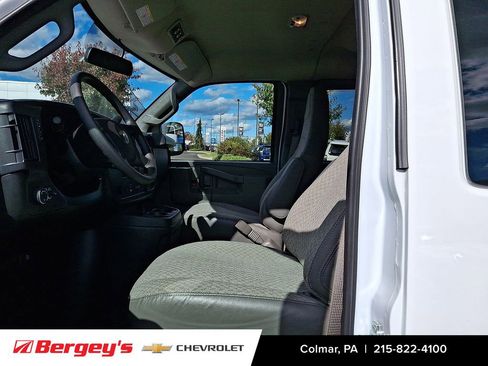 Certified 2025 Chevrolet Express 3500 LS w/ Chrome Appearance Package image 20