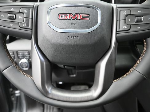 Used 2025 GMC Sierra 2500 AT4 w/ AT4 Premium Plus Package AWD/4WD image 19