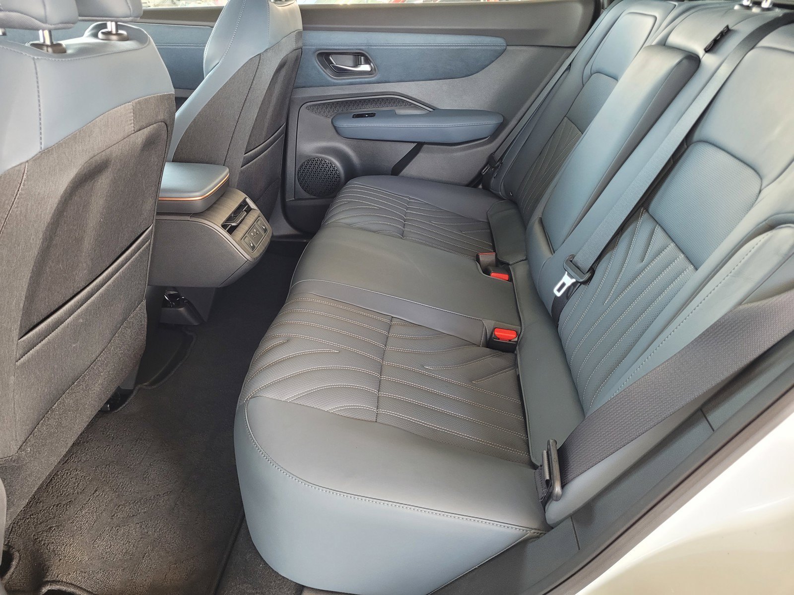 Certified 2023 Nissan Ariya AWD/4WD image 6