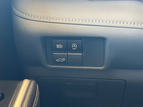 Certified 2024 Toyota Highlander LE image 33