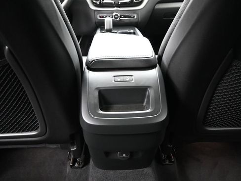 Used 2025 Volvo XC60 B5 Plus AWD/4WD image 15