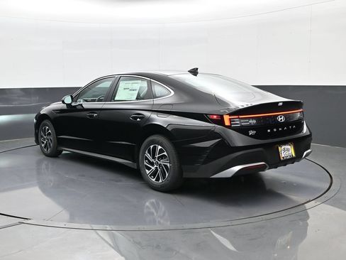 New 2026 Hyundai Sonata Blue FWD image 7