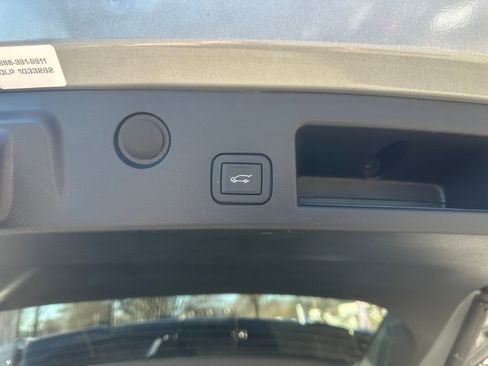 Used 2025 Chevrolet Equinox LT w/ Convenience Package II image 26