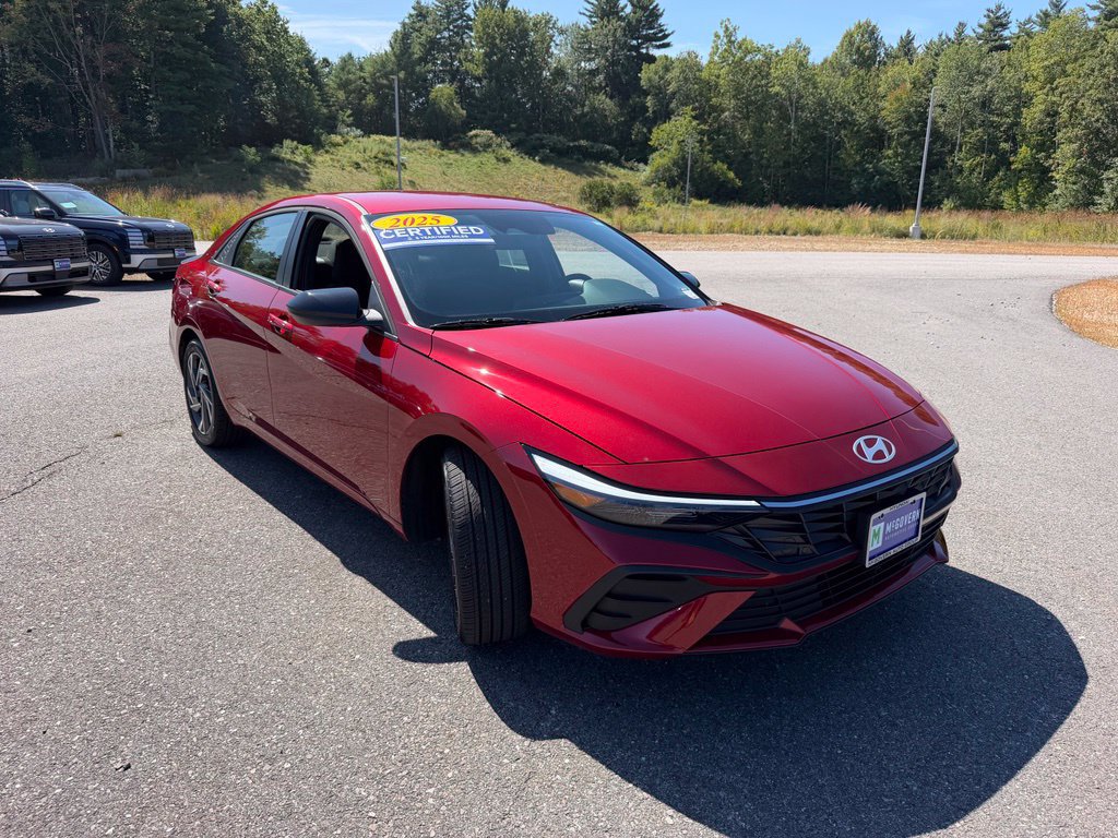 Certified 2025 Hyundai Elantra Sport FWD image 4