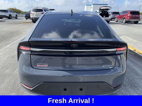 Used 2025 Toyota Prius Plug-In Hybrid image 17