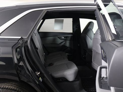 Used 2025 Audi SQ8 Premium Plus image 36
