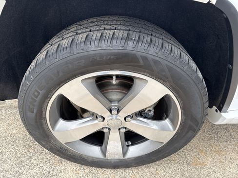 Used 2015 Jeep Grand Cherokee Overland w/ Trailer Tow Group IV image 18