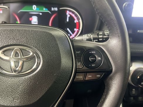 Used 2023 Toyota RAV4 XLE Premium image 18