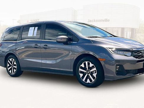 Used 2025 Honda Odyssey EX-L image 3