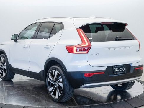 Certified 2025 Volvo XC40 B5 Plus w/ Climate Package image 2