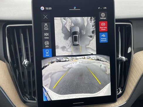 New 2026 Volvo XC60 T8 Plus w/ Protection Package Premier AWD/4WD image 18
