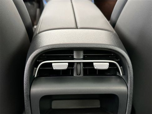 Used 2025 Mercedes-Benz E 350 Sedan image 26