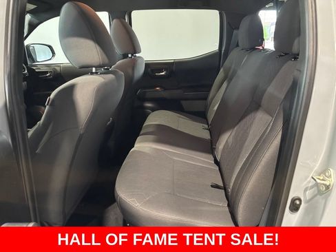 Used 2019 Toyota Tacoma TRD Sport w/ Technology Package AWD/4WD image 16
