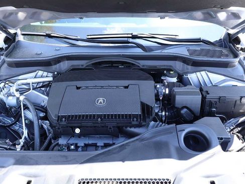 Certified 2026 Acura MDX w/ Technology Package FWD image 9