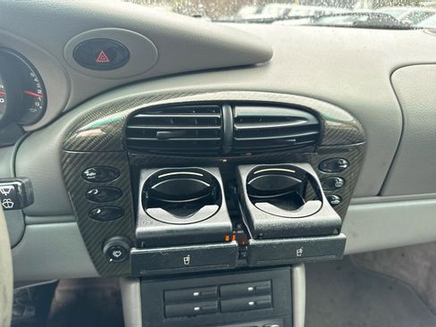 Used 2001 Porsche 911 Carrera 4 image 32