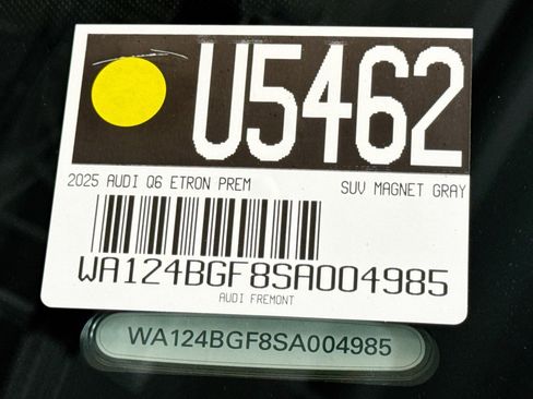 Used 2025 Audi Q6 e-tron Premium Plus image 30