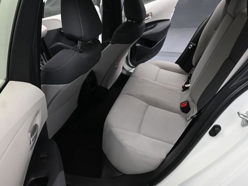 Used 2020 Toyota Corolla LE image 16