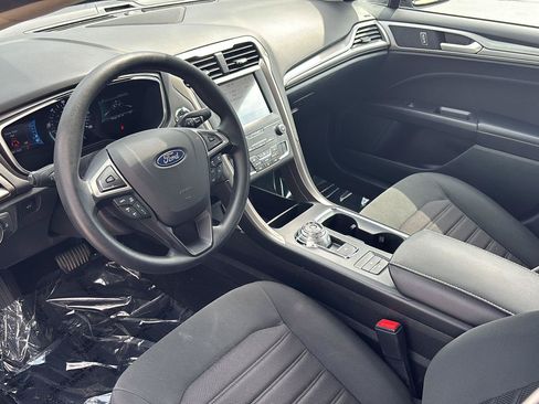 Used 2020 Ford Fusion SE FWD image 13