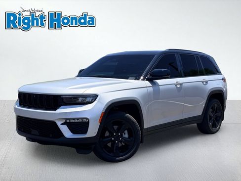 Used 2024 Jeep Grand Cherokee Limited w/ Luxury Tech Group II RWD image 2