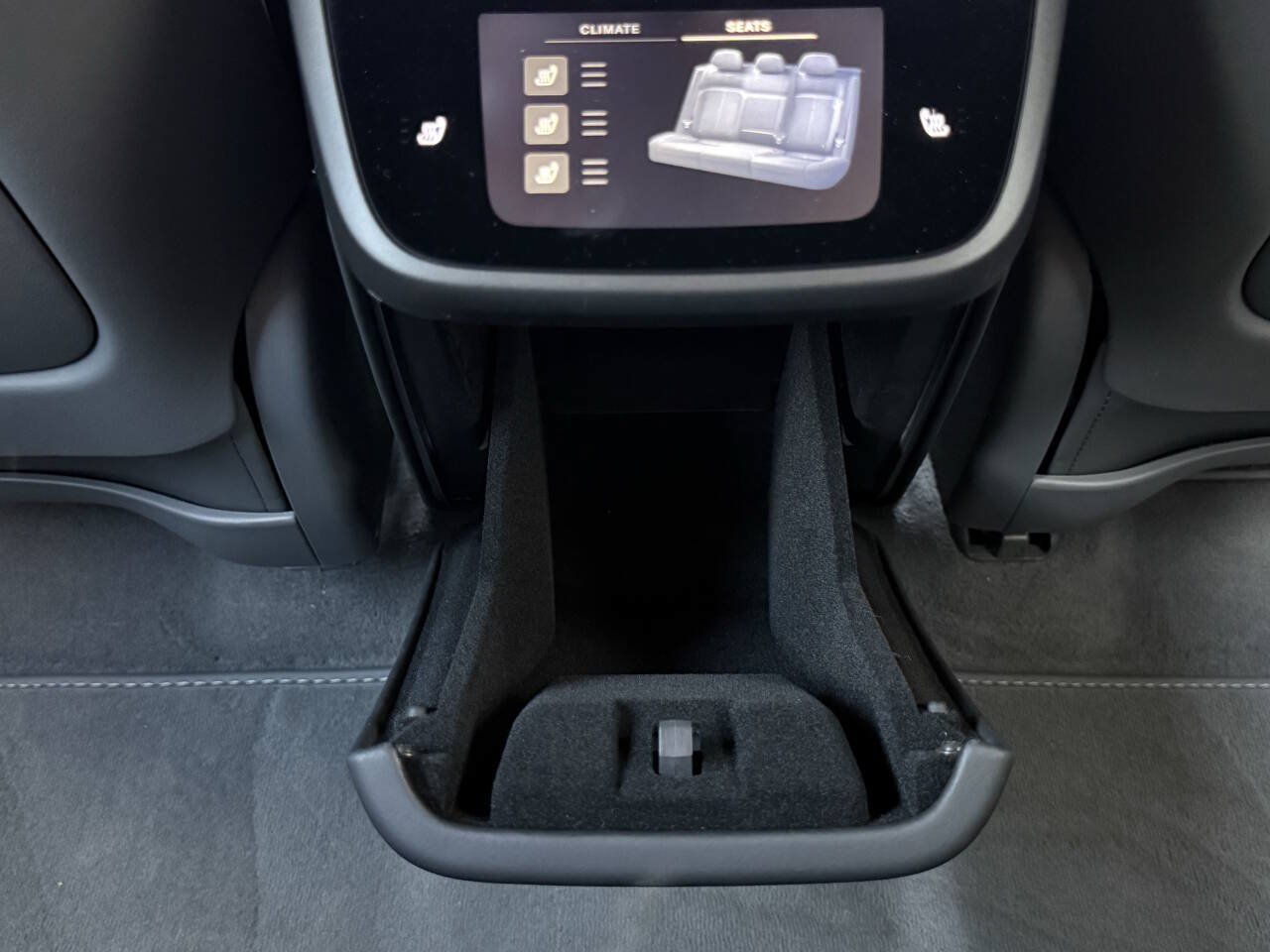 Used 2023 Lucid Air Pure AWD/4WD image 35