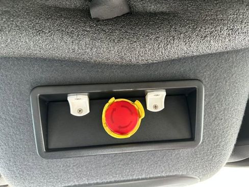 Used 2022 Mercedes-Benz Sprinter 4500 w/ Parking Package image 39