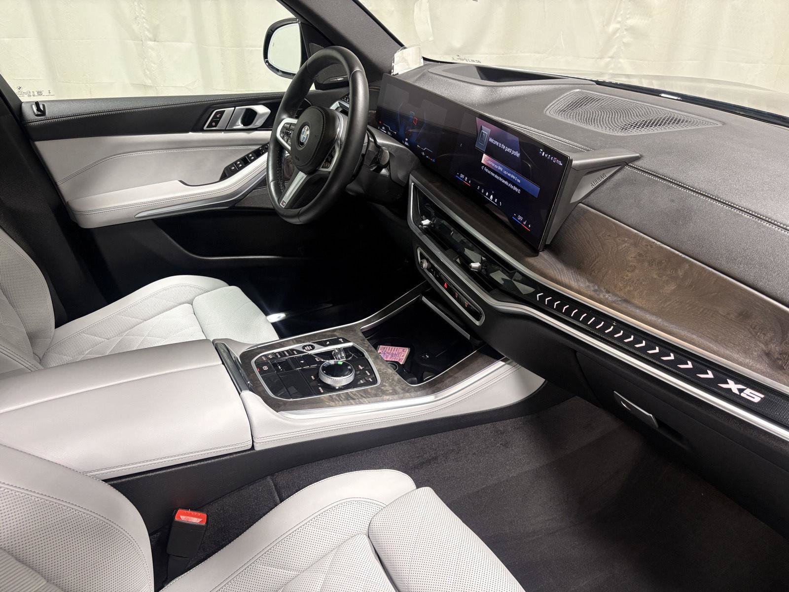 Used 2025 BMW X5 xDrive40i w/ Executive Package AWD/4WD image 7