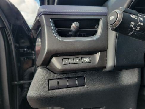 Used 2022 Lexus UX 200 w/ Accessory Package (Z2) FWD image 21